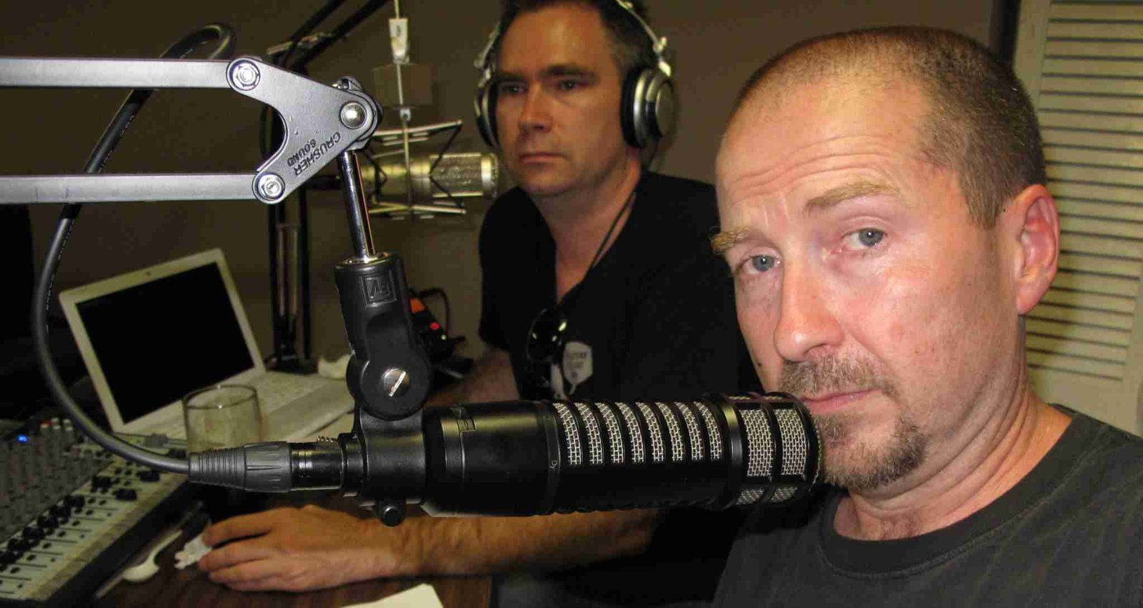 093 | The Bunker Project – Taking the piss out of TouchWiz?